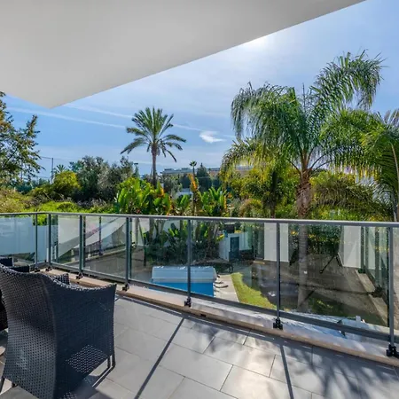 4 Bedroom Villa Private Heated Pool
